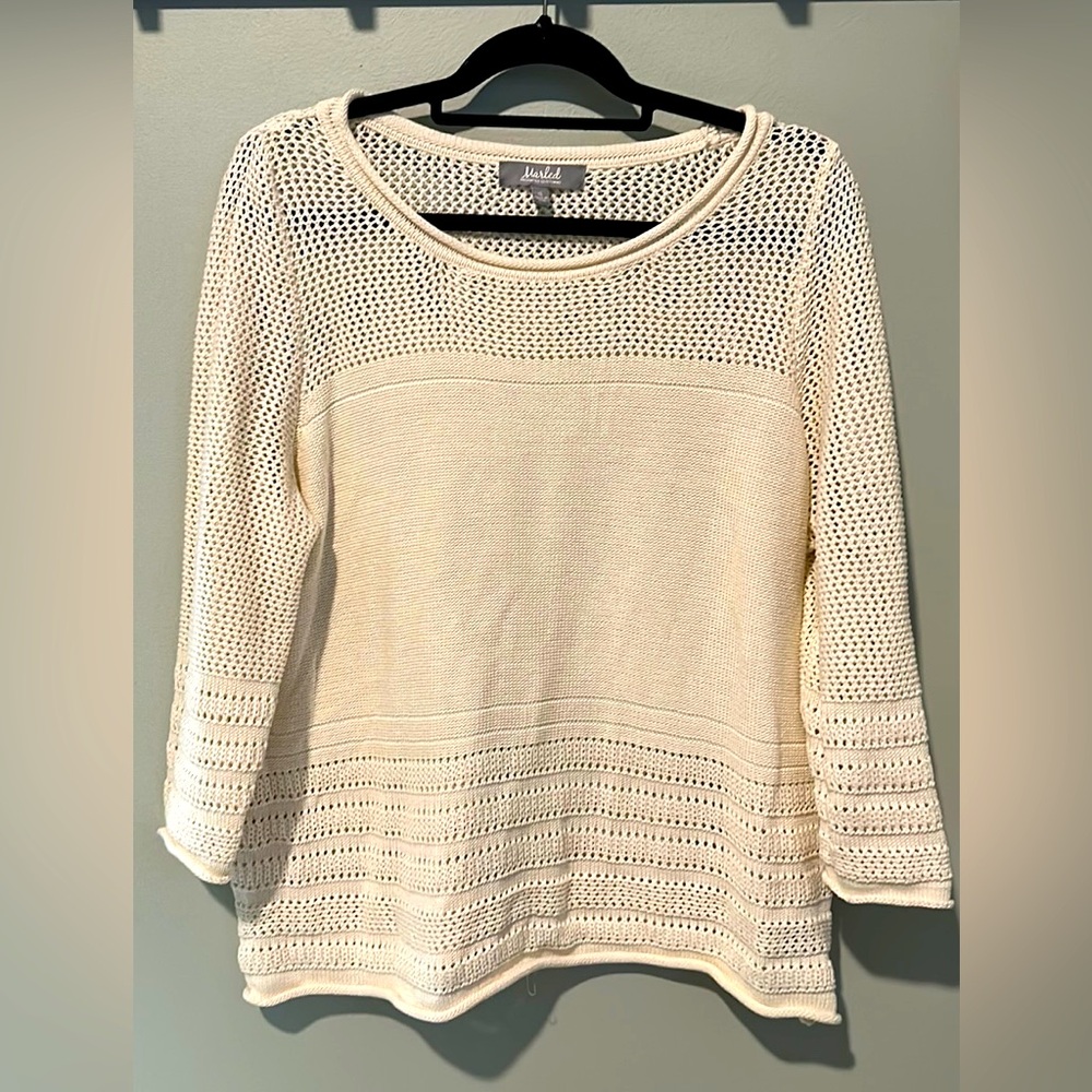 Ivory “Marled” boutique 3/4 sleeve sweater. Excellent condition.
